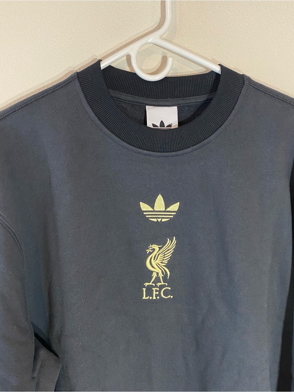 Adidas Liverpool FC Soccer Crewneck Sweatshirt KC7801 $90 - Size Medium